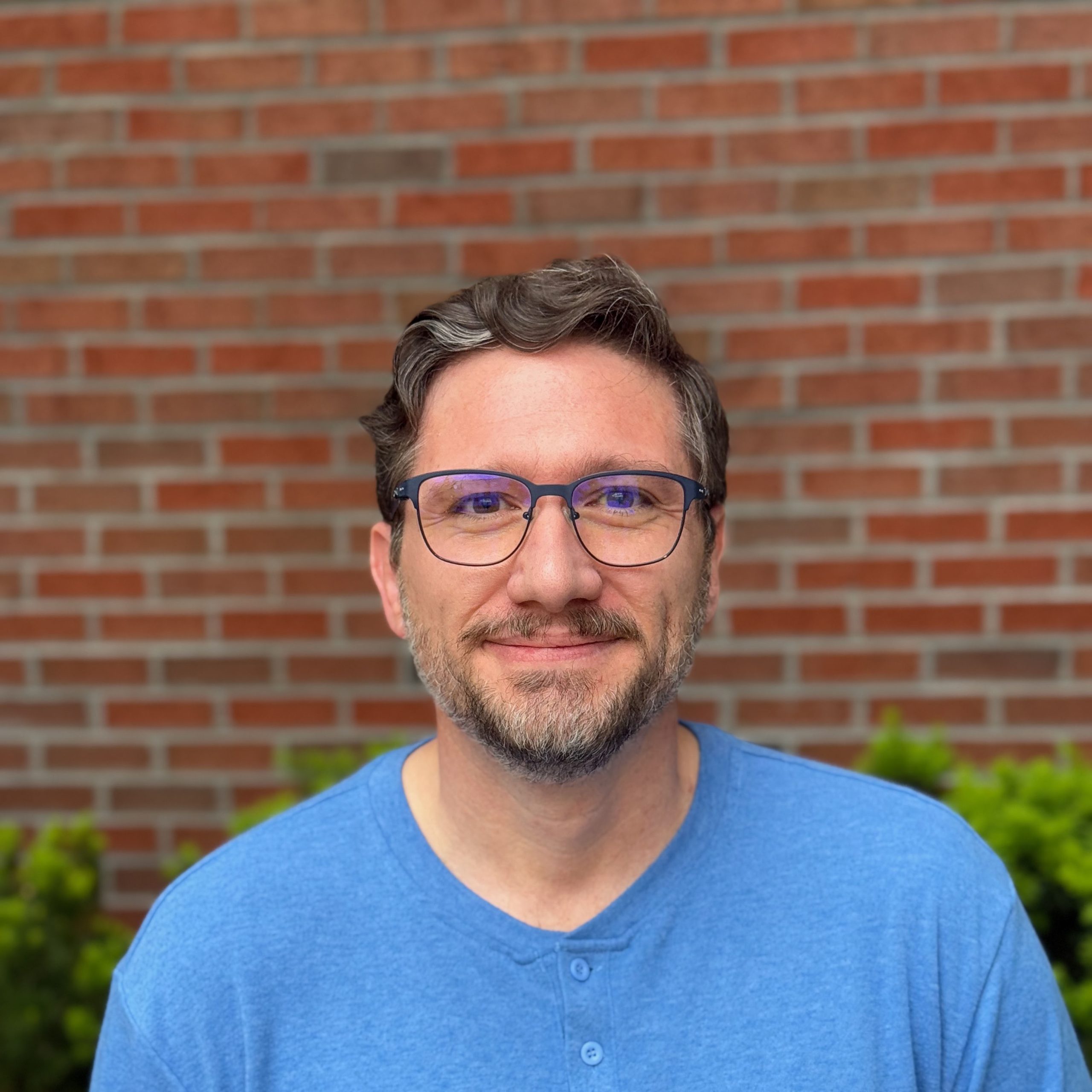 Adam Lewis (KC7GDY) headshot